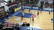 CBA-1314赛季-常规赛-第21轮-罗杰斯上篮被格林一巴掌扇了出去-花絮