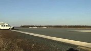 旅游-美军用车辆时速60英里急刹车测试