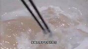 蒸出来的凉粉也很筋道，做法简单，一次就能成功，赶紧做起来吧