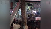 四川达州一公交车撞上站台 疑因司乘发生纠纷