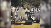 魔音灌耳！媒体恶搞猛龙大胜绿军 伦纳德的笑声表演秀