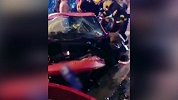 上海一兰博基尼失控飞撞高架桥墩 残渣满地车辆疑为租用