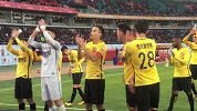 中超-恒大球员谢场 河北球迷高喊：恒大是冠军！-新闻