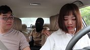遇到劫匪女司机慌了，教练却面不改色，全程只让她做一件事情