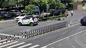 浙江一新手女司机穿8cm高跟鞋开车，撞人后想下车脚被卡住