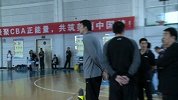 CBA-1415赛季-大郅化身教练场边督军 不忘临场指导小将-新闻
