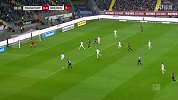 第2分钟法兰克福球员科斯蒂奇射门 - 打偏