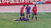两黄变一红！王峤犯规再收黄牌 无奈离场