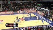 CBA-1617赛季-常规赛-第33轮-杰瑞特篮下隔人飞身双手砸扣得分-花絮