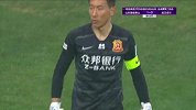 佩莱禁区外拔脚抽射 董春雨飞身将球扑出底线