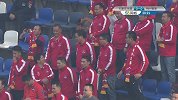 王伟龙中路插上再次头球 门将毫无反应险些破门