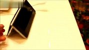 数码-20130123-手机瞬间变平板 NEC折叠双屏W N-05E试玩