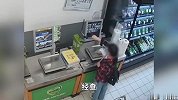 偷梁换柱！女子买榴莲换土豆标签结账，涉案达8300元被刑拘