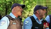 交警欢乐合唱团恶搞路人
