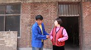 短剧：远嫁美女吃不惯婆婆做的菜，让老公去沟通，被婆婆轰出家门