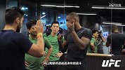UFC-18年-新加坡站发布会纪实：牛仔VS爱德华兹 决战之夜没有友谊-专题