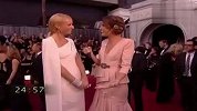 [风尚最前沿]第84届奥斯卡红毯秀格温妮丝白色披风似女王