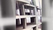 工人在高层边缘被砸中坠楼 生死瞬间一个举动亮了