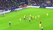 西甲-1718赛季-伊瓜因五佳球 队友转身1v4做嫁衣 小烟枪跟上就破门-专题