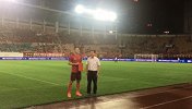 中国足协杯-17赛季-淘汰赛-第4轮-黄博文迎来恒大200场里程碑 美女球迷献花求合影-花絮