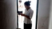 售楼小姐查出艾滋后 遭8年男友分手 一怒之下8天闪婚艾滋病友