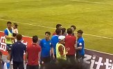 实拍大连鲲城输球赛后球员和球迷对骂