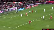 第40分钟勒沃库森球员阿拉里奥射门-绝佳机会被扑