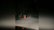 【广西】多人夜间开车遇“红衣女鬼” 背后真相令人无语