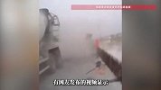 在建桥梁突然垮塌，已致5死，事发时画面曝光