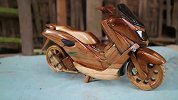 机车发烧友用木板，手工造雅马哈摩托车，一看成品让人总想骑上去