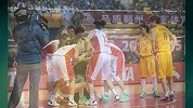 WCBA-14年-再爆赛场斗殴！比赛中断球员被打哭-新闻