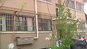 女子被楼下男邻居骚扰7年 有家不敢回：每次来都带把刀