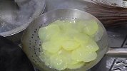 2分钟教你在家做炸薯片，几块钱成本能做一大盘，学会不用出去买