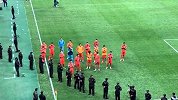 1-6客负国安！泰山球员赛后谢场时球迷仍不离不弃