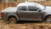 2013款雪佛兰科罗拉多皮卡泥泞中找刺激