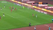 人和反击右路横敲禁区线 曹永竞跟进抽射高出横梁