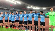 大连主场终于获首胜 “莎啦啦”首次在主场响起