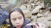 真人版绝地求生：玩家吃鸡全程躲美女队友身后，却还想英雄救美