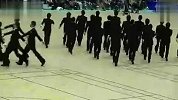 日本学生的创意队列齐步走