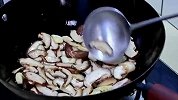 香菇炒油菜，是先炒香菇还是先炒油菜，大厨教你正确做法