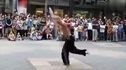 旅游-150129-当忍者变身街头艺人 精彩表演令人称奇