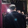 长枪短炮闪光灯+众保安控场 詹姆斯重回速贷中心球馆太有范