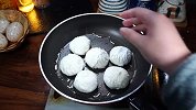 包子怎么做，简单又好吃的水煎包子，真的太香啦