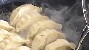 在家里面怎么做个煎不糊的饺子！