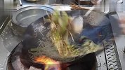 在河南即将消失的炒面条，生面条直接上锅炒，很多人还不会这样做