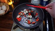花甲家常做法，超好吃的酸辣花甲，我们全家都特别喜欢