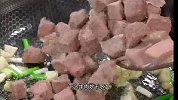 以后想吃番茄牛肉盖饭，就像我这样在家做，做法简单汤汁浓郁