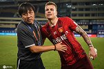 谢峰：我很喜欢跟球员沟通 平时也观察球员的性格