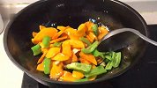 想不到南瓜除了煮汤，还能做出这等美味，把你家的南瓜变着花样吃