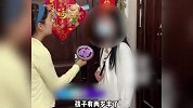 女子吐槽丈夫好吃懒做提离婚，公公：儿子工不工作无所谓，俺养活
